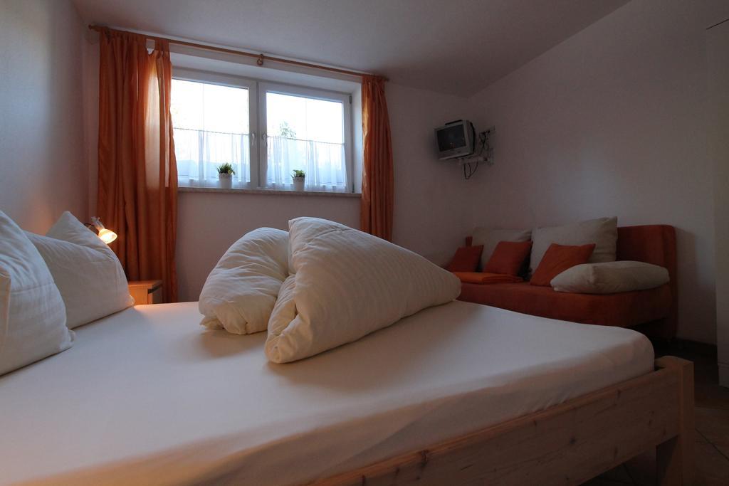 Ferienwohnung Gabriele Brixen im Thale Habitación foto